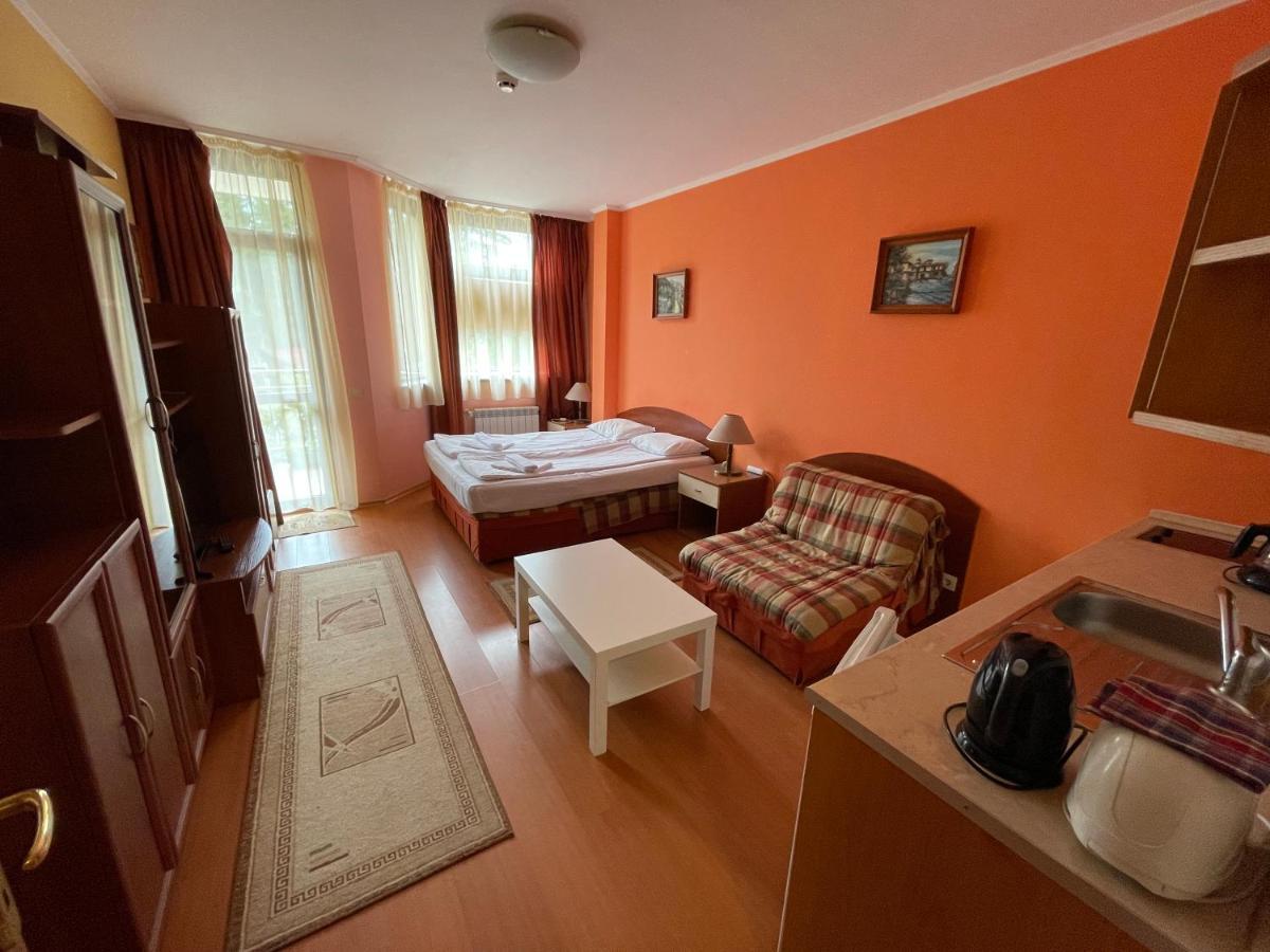 Persey Flora Apartments 보로베츠 외부 사진