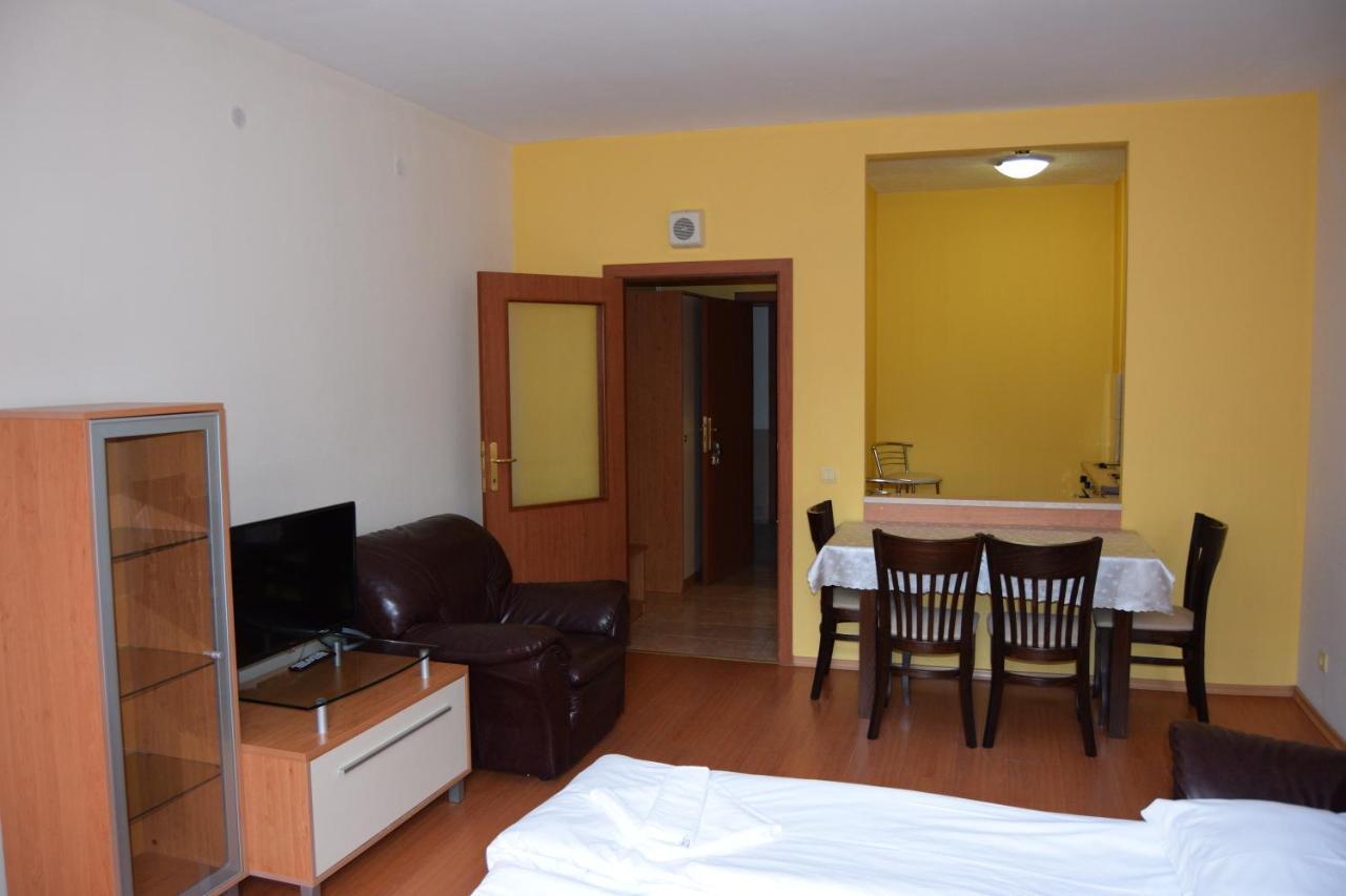 Persey Flora Apartments 보로베츠 외부 사진