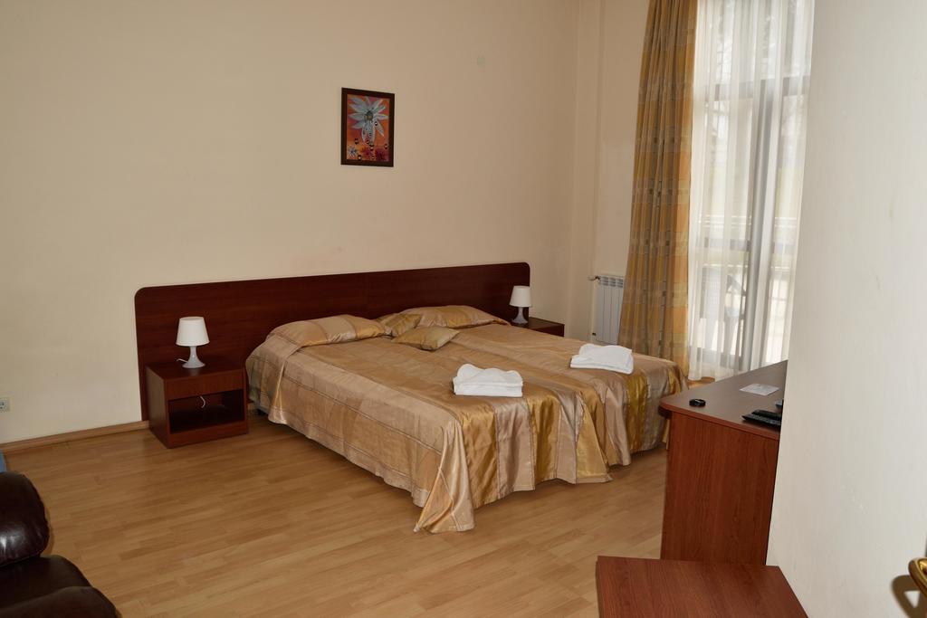 Persey Flora Apartments 보로베츠 객실 사진